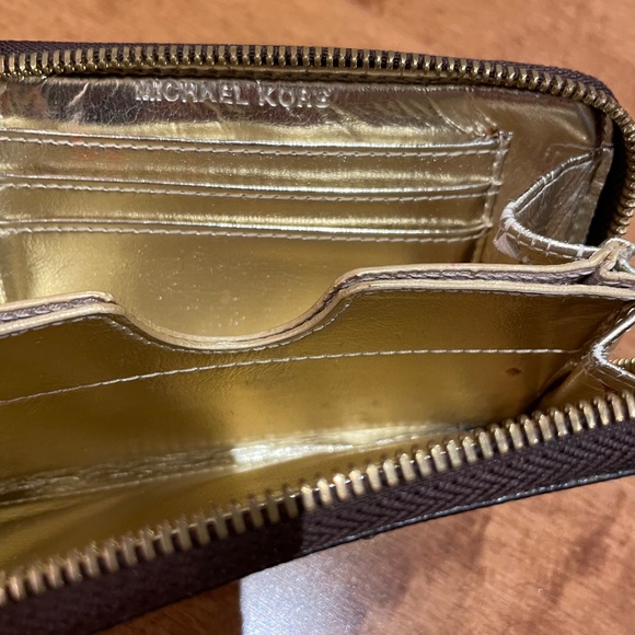 Michael kors wallet - Picture 2 of 2